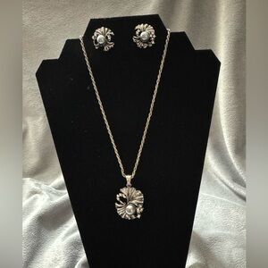 Elegant Silver Tone Jewelry Set with Gray Faux Pearl and Rhinestone Accents